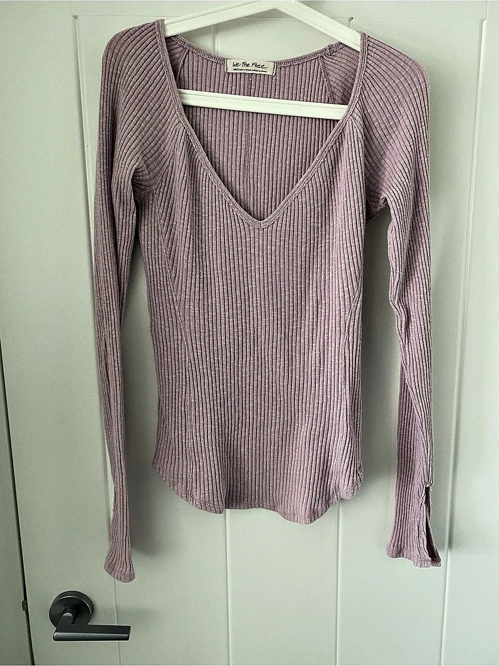 We The Free Ribbed V-Neck Long Sleeve in Purple Large